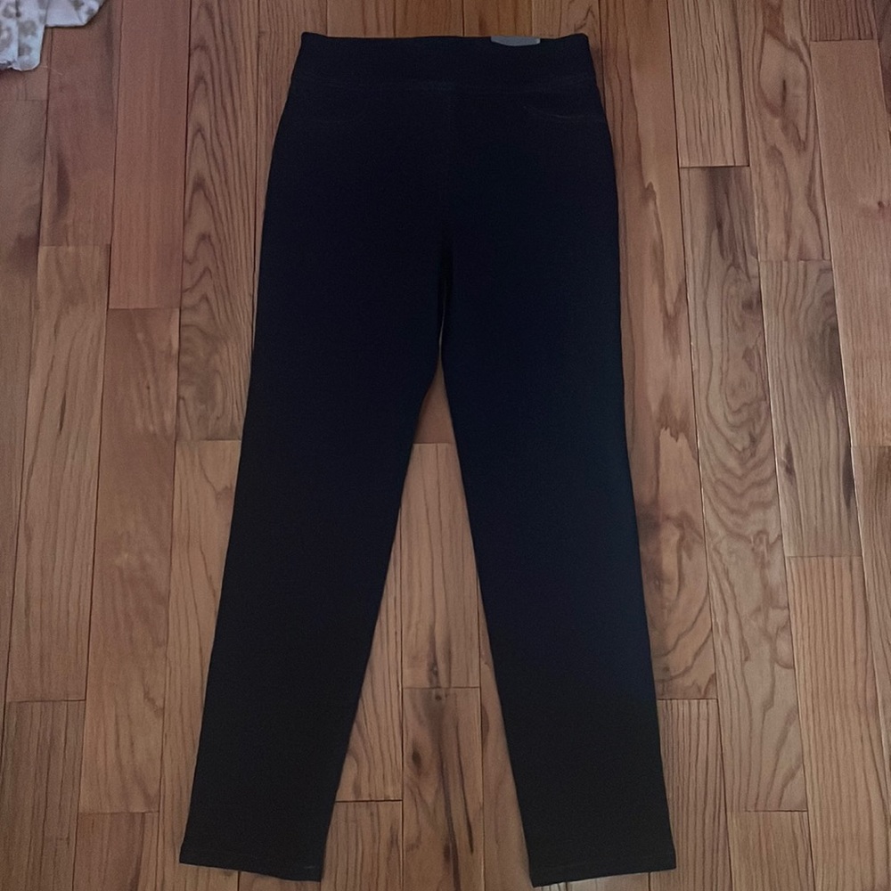 Van Heusen Pull on Jean. Size 6, denim.